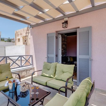 Takis Guesthouse- Laoura-Hermoupolis מראה חיצוני תמונה