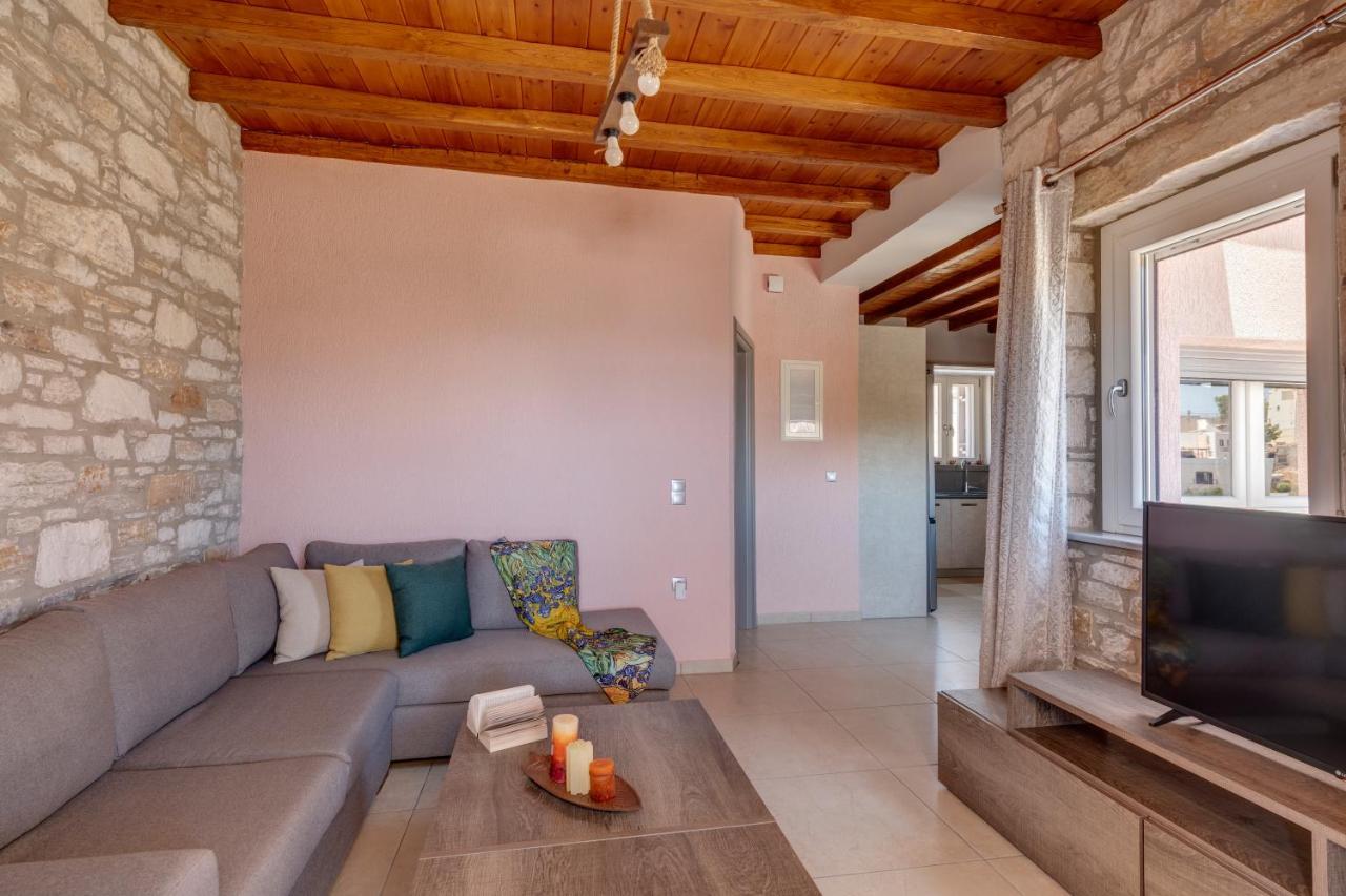Takis Guesthouse- Laoura-Hermoupolis מראה חיצוני תמונה