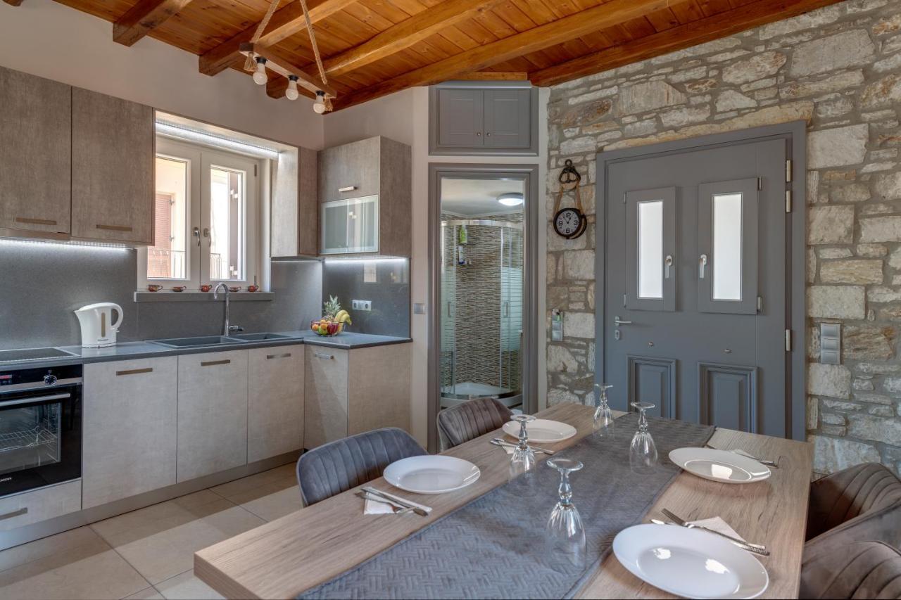 Takis Guesthouse- Laoura-Hermoupolis מראה חיצוני תמונה