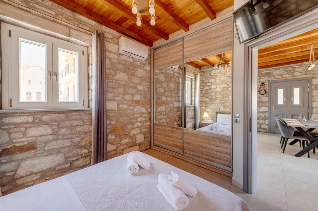 Takis Guesthouse- Laoura-Hermoupolis מראה חיצוני תמונה