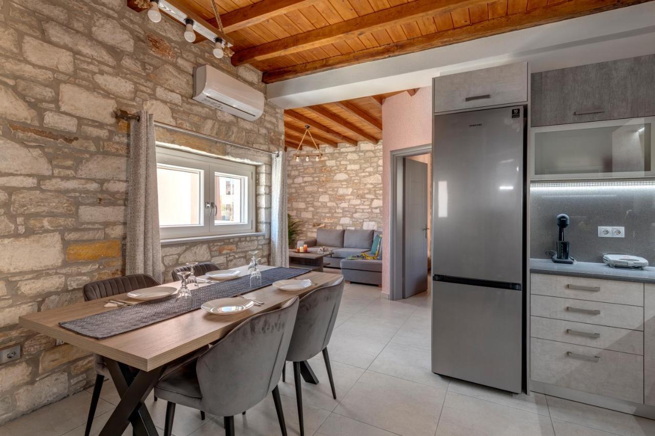 Takis Guesthouse- Laoura-Hermoupolis מראה חיצוני תמונה